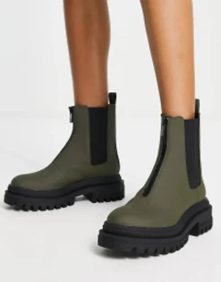 Bershka Chunky Chelsea Boot In