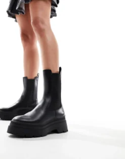 Bershka Cleated Sole Chunky Chelsea Boots In