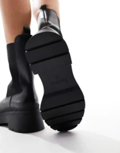 Bershka Cleated Sole Chunky Chelsea Boots In