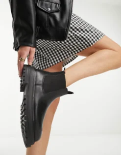 Design Appreciate Leather Chelsea Boots In