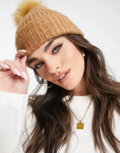 Design Beanie In With Tonal Faux Fur Pom