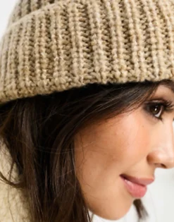 Design Chunky Knit Beanie In Oatmeal