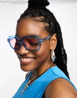 Design Chunky Mid Square In Crystal Blue With Light Pink Lens