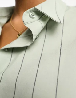 Design Cropped Shirt In Olive And Black Pinstripe
