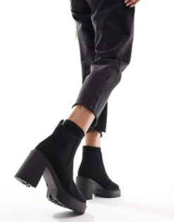 Design Elma Heeled Chunky Chelsea Boots In
