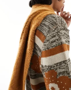 Design Eyelash Fluffy Scarf In
