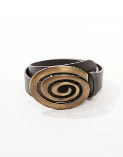 Design Faux Leather Belt With Statement Buckle