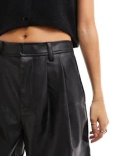 Design Faux Leather Dad Short In