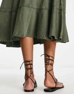 Design Fernando Leather Coin Sandals In