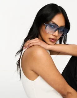 Design Fine Frame Oversized 70S Sunglasses In Crystal Blue