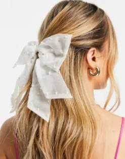 Design Hair Bow In With Pearls