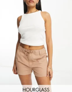 Design Hourglass Cargo Shorts In