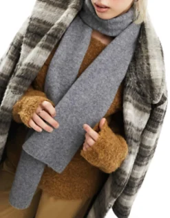 Design Knit Scarf In Wool Mix In Grey