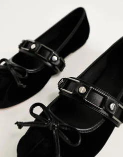 Design Labyrinth Round Ballet With Hardware In Velvet