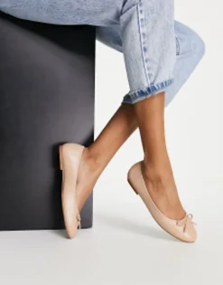 Design Locus Round Ballet Flats In