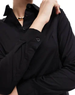 Design Long Sleeve Fitted Shirt In