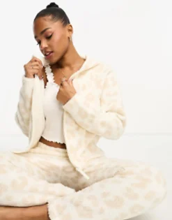 Design Lounge Co-Ord Animal Borg Set In Cream