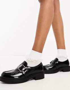 Design Magnolia Side Buckle Loafer In