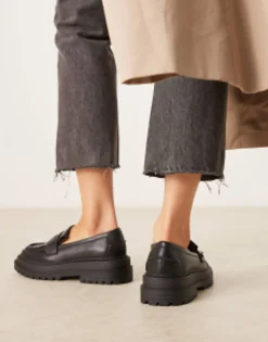 Design Majesty Chunky Fringe Loafer In