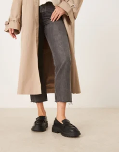 Design Majesty Chunky Fringe Loafer In