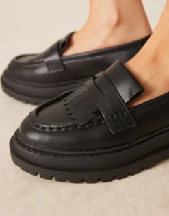 Design Majesty Chunky Fringe Loafer In