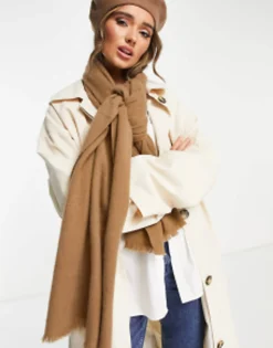 Design Raw Edge Scarf In