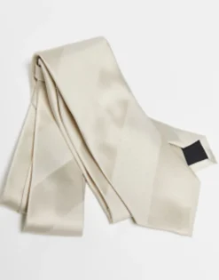 Design Regular Tie With Tonal Stripe In