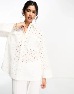 Design Relaxed Broderie Shirt With Dipped Hem In