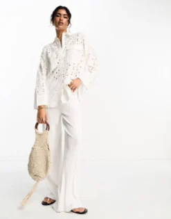 Design Relaxed Broderie Shirt With Dipped Hem In