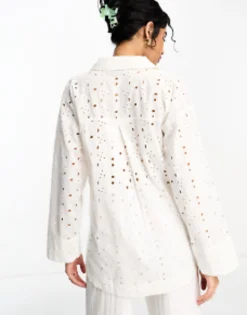 Design Relaxed Broderie Shirt With Dipped Hem In