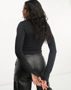 Design Ruched Front Long Sleeve Shirt In