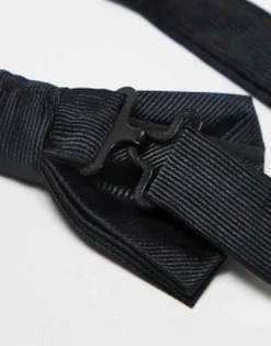 Design Satin Bow Tie In