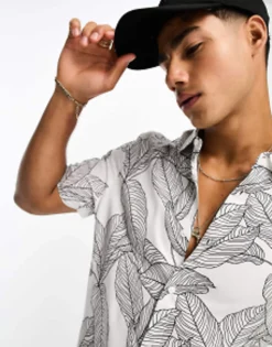 Design Shirt In Leaf Scribble Print