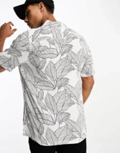 Design Shirt In Leaf Scribble Print