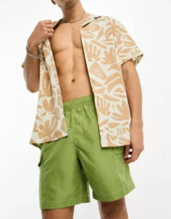 Design Swim Shorts In Mid Length With Cargo Pockets In
