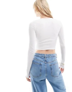 Design Tall Fitted Crop T-Shirt With Long Sleeve In