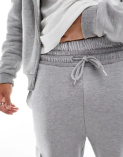 Design Tapered Cargo Joggers With Toggle In