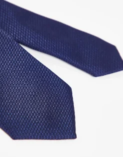 Design Textured Tie In