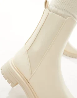 Design Wide Fit Alfie Chunky Chelsea Boots In Off-White