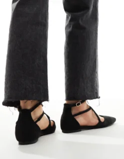 Design Wide Fit Larna Pointed Ballet Flats In