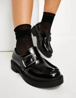 Design Wide Fit Magnolia Side Buckle Loafer In