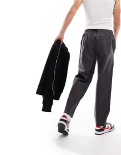 Jack & Jones Wide Fit Trouser With Elasticated Waist In Grey