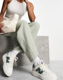 New Balance Ct302 Trainers In Green