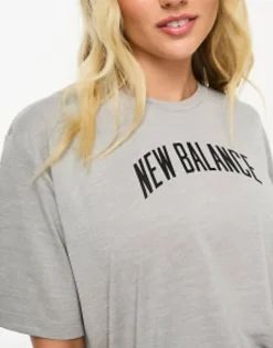 New Balance Relentless Oversized Tee In Grey Marl