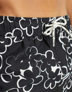 New Look Daisy Swim Shorts In Mono