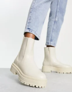 New Look Flat Chunky Chelsea Boot With Cleated Sole In Off
