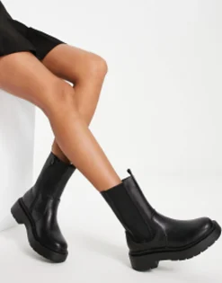 New Look Flat Chunky High Ankle Chelsea Boot In