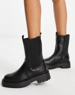 New Look Flat Chunky High Ankle Chelsea Boot In