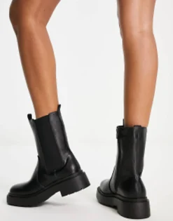 New Look Flat Chunky High Ankle Chelsea Boot In