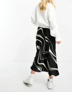 New Look Satin Midi Skirt In Wave Print